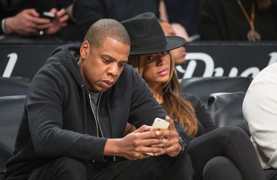 Jay Z le pone los cuernos a Beyoncé pero la culpa es de otra