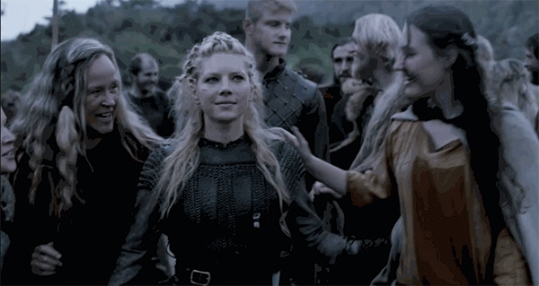 Lagertha junto a otras vikingas