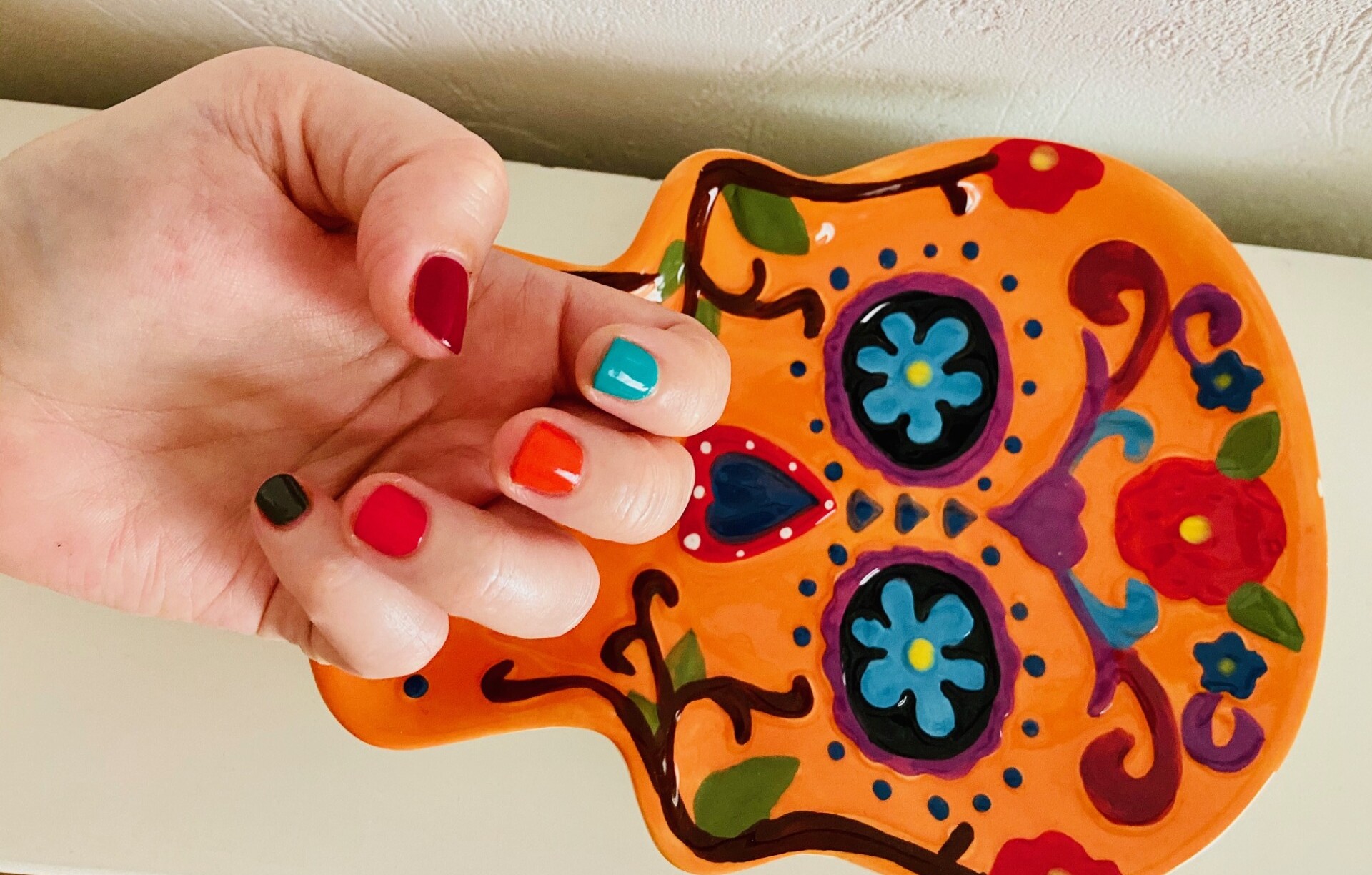 La manicura multicolor que arrasa en instagram