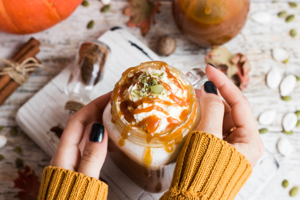 Pumpkin Spice Latte: te enseñamos a hacer el café otoñal más famoso de Starbucks