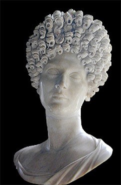 Domicia Longina, la emperatriz romana que acabó con el amo del mundo