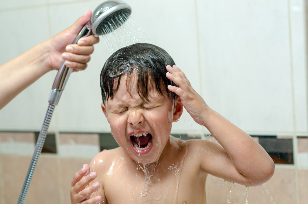 mi hijo se niega a ducharse