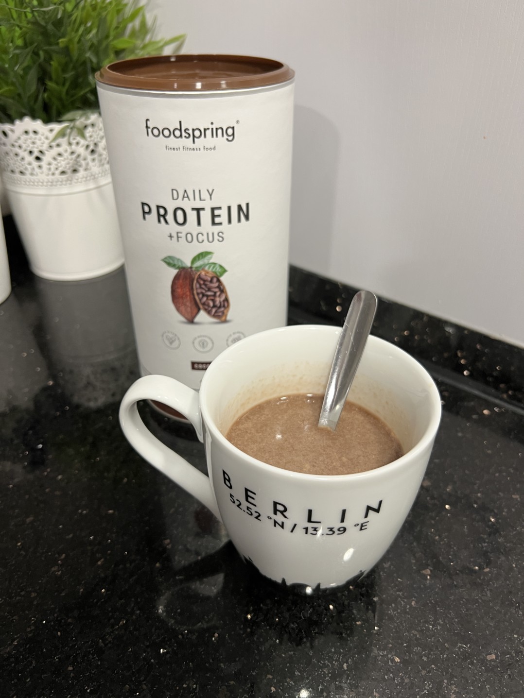 foodspring daily protein + focus