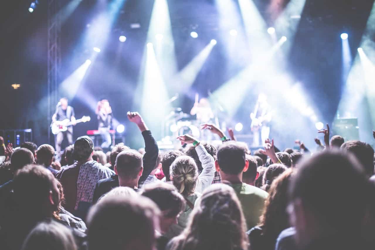 Perd&iacute; la virginidad por sorpresa con un m&uacute;sico su propio concierto