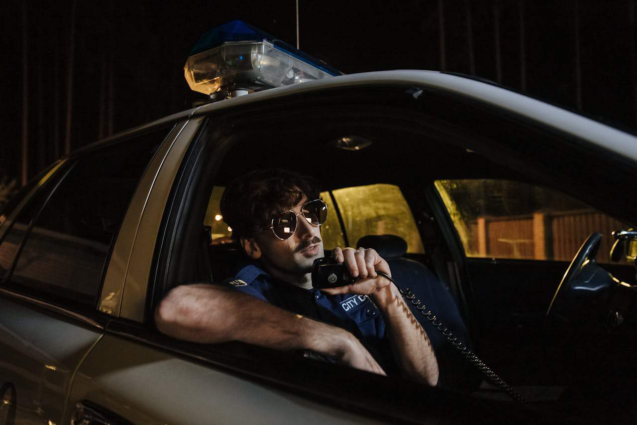 Mi pareja parece otra persona desde que es polic&iacute;a