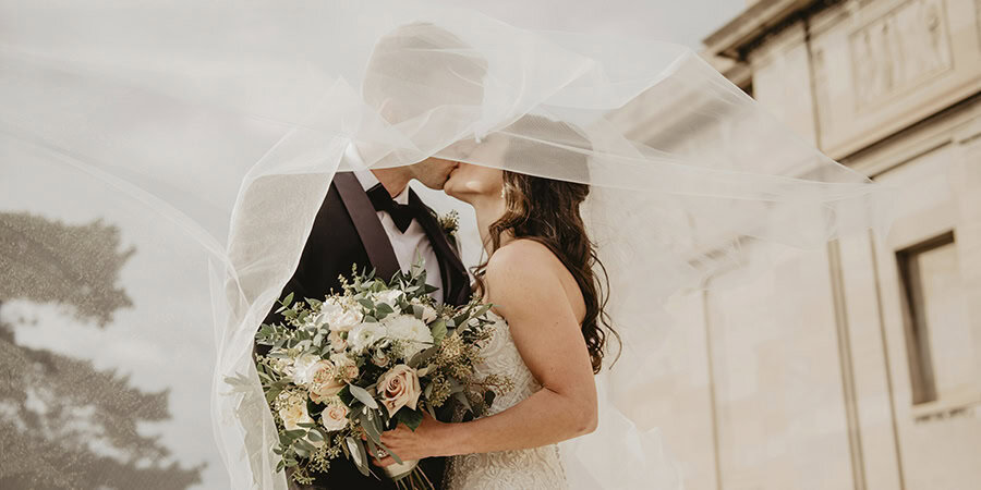 Mis padres van a pagar la boda de mi hermano y a la m&iacute;a ni vinieron