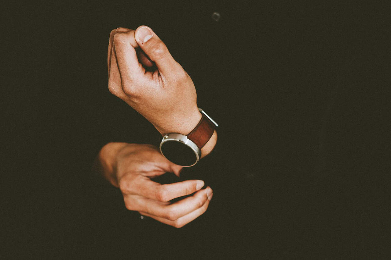 Relojes que cuentan historias: el valor del detalle en la moda masculina