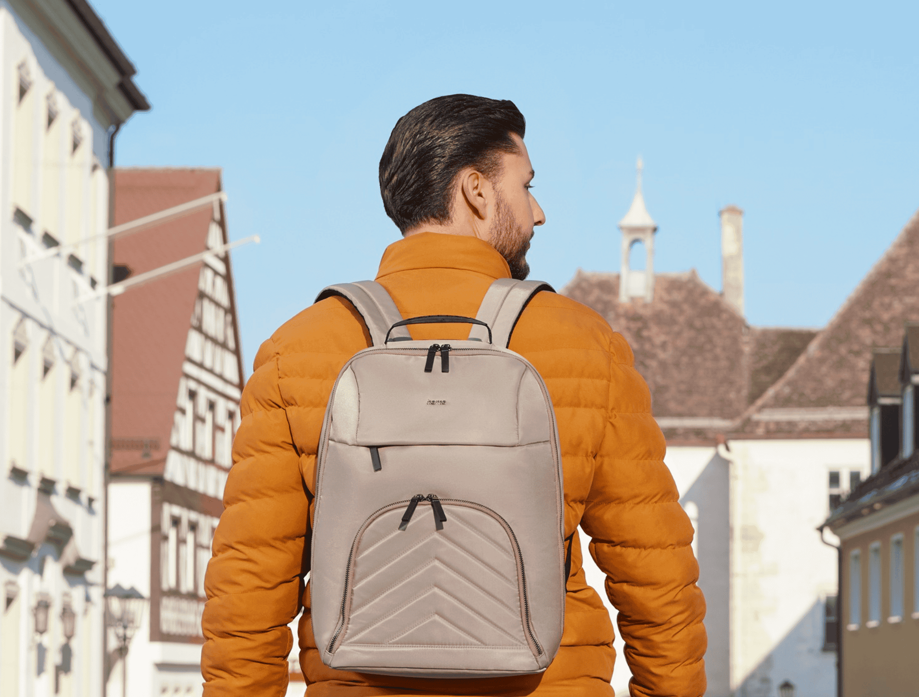 Regalos de Navidad para el trabajo: sorprende con mochilas para port&aacute;til y accesorios &uacute;tiles
