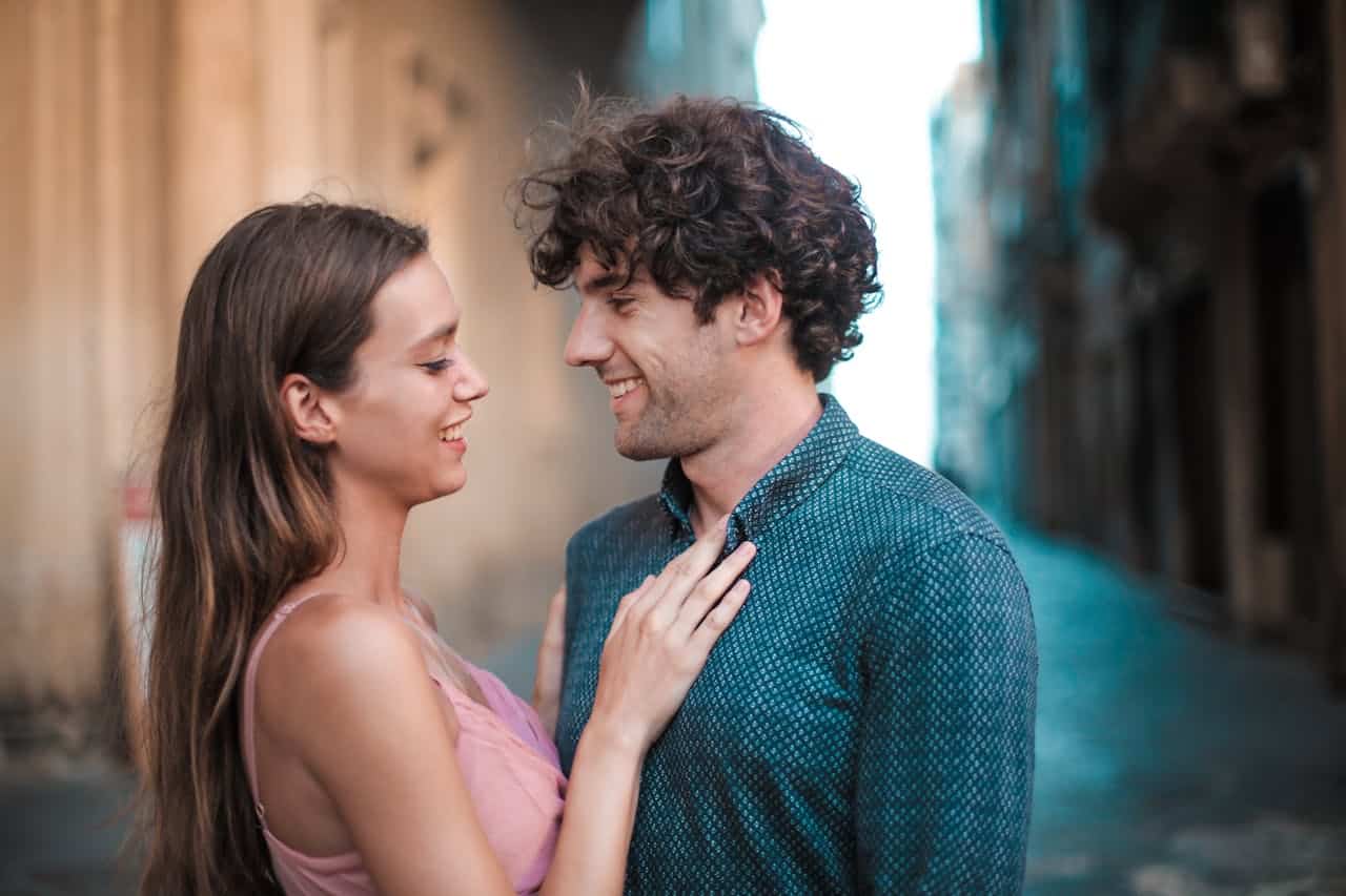 Ligar para ser validado: la c&aacute;rcel invisible de muchos hombres